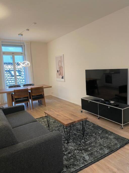 Elegant 2Br Apartment - Canal3 Zürich Buitenkant foto